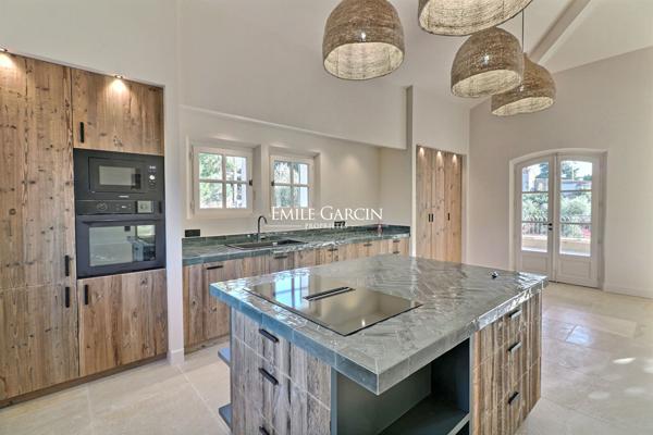 A Vendre - Grande maison familiale rénovée à Fontvieille