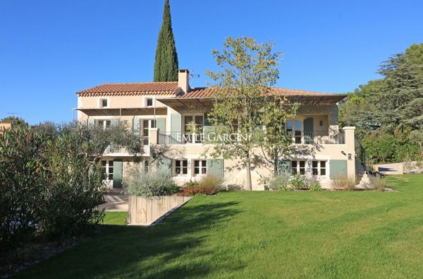 A Vendre - Grande maison familiale rénovée à Fontvieille