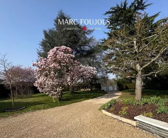 Maison d’Exception Entièrement Rénovée – 8 Chambres – Terrain de 2891 m²