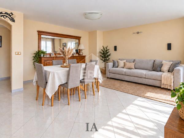 A vendre appartement type 3 de 79m2 avec terrasse de 20m2 et un box double à Marseille 13004
