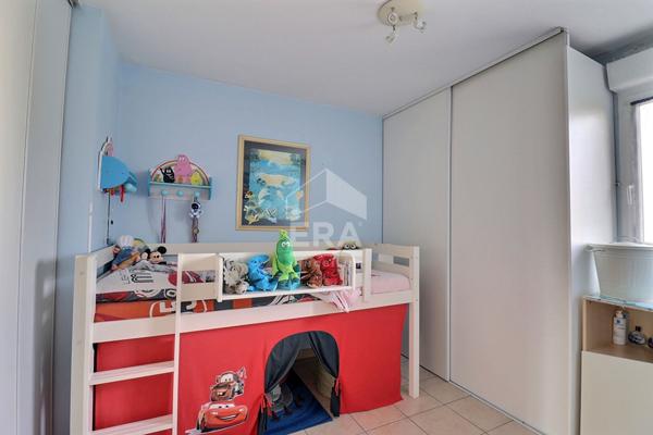 A vendre appartement type 3 de 79m2 avec terrasse de 20m2 et un box double à Marseille 13004