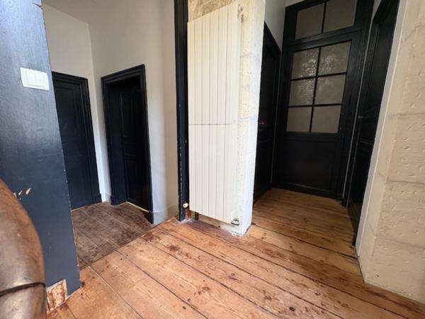 Maison
                                                                                                                                                                                                                                                                                                                        6 pièce(s)                                                                                                                                                                                                          4 chambre(s)                                                                                                                                                                                                          158  m²