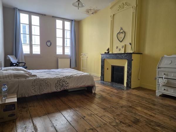 Maison
                                                                                                                                                                                                                                                                                                                        6 pièce(s)                                                                                                                                                                                                          4 chambre(s)                                                                                                                                                                                                          158  m²