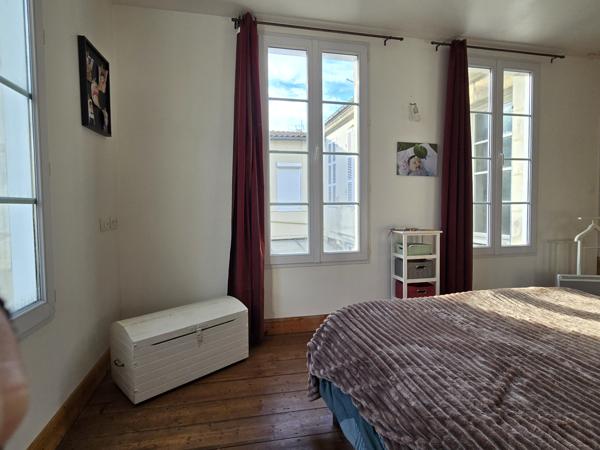 Maison
                                                                                                                                                                                                                                                                                                                        6 pièce(s)                                                                                                                                                                                                          4 chambre(s)                                                                                                                                                                                                          158  m²