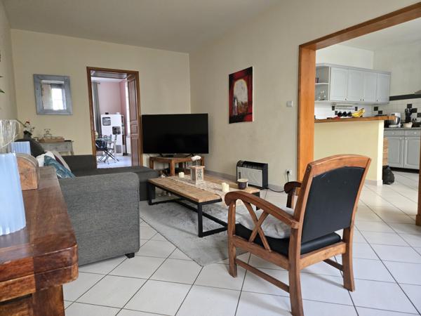 Maison
                                                                                                                                                                                                                                                                                                                        6 pièce(s)                                                                                                                                                                                                          4 chambre(s)                                                                                                                                                                                                          158  m²