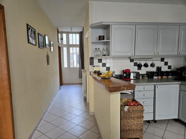 Maison
                                                                                                                                                                                                                                                                                                                        6 pièce(s)                                                                                                                                                                                                          4 chambre(s)                                                                                                                                                                                                          158  m²