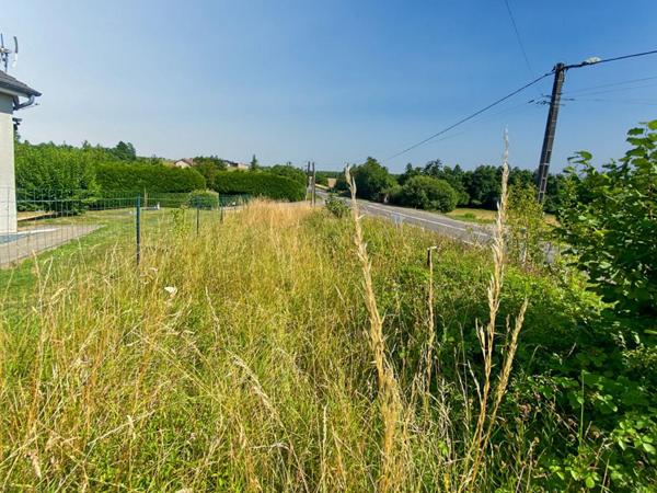NOUVEAUTÉ ? À SAISIR - Terrain constructible 1 200 m² ? Emplacement à forte visibilité
