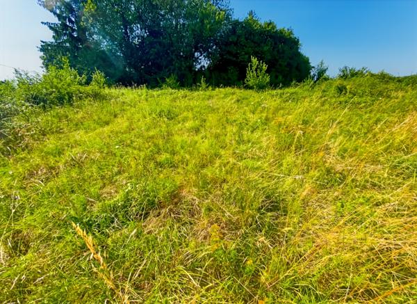 NOUVEAUTÉ ? À SAISIR - Terrain constructible 1 200 m² ? Emplacement à forte visibilité