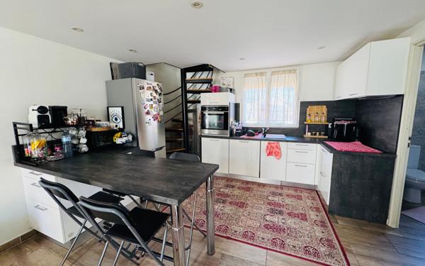 Immeuble à vendre    5 pièces • 150 m2 Balaruc-les-Bains