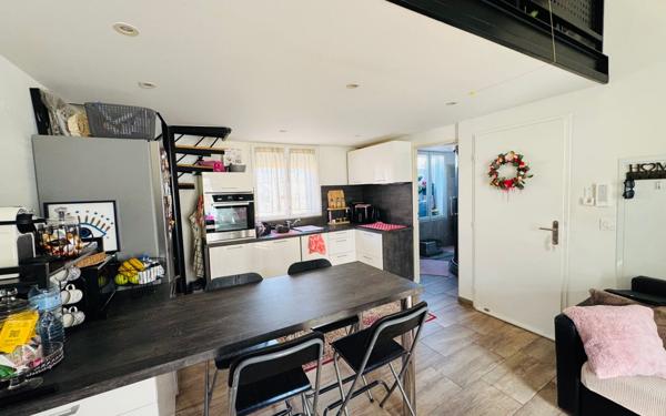 Immeuble à vendre    5 pièces • 150 m2 Balaruc-les-Bains