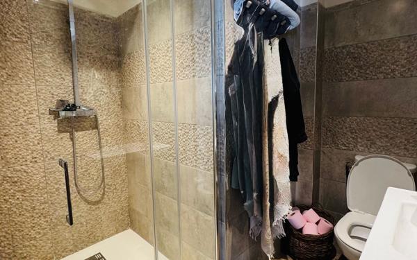 Immeuble à vendre    5 pièces • 150 m2 Balaruc-les-Bains