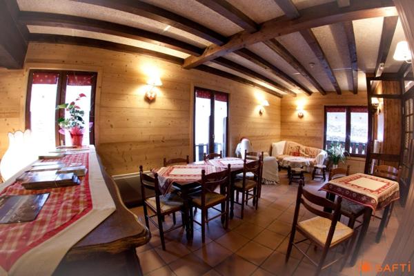 Hôtel de charme avec vue panoramique – Investissement d’exception au cœur des Pyrénées