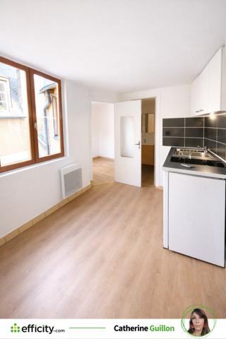 Immeuble 11 pièces - 208 m²