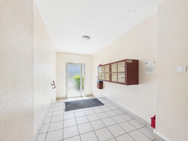 Appartement en rez-de-chaussée de 53 m2 avec cave Chateauvert