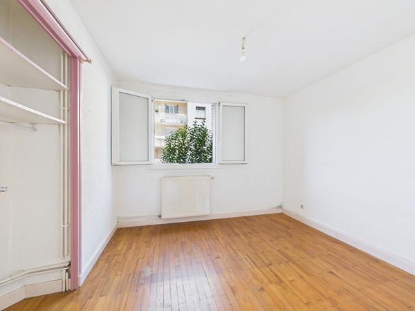 Appartement en rez-de-chaussée de 53 m2 avec cave Chateauvert
