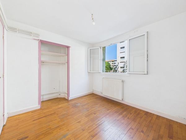 Appartement en rez-de-chaussée de 53 m2 avec cave Chateauvert