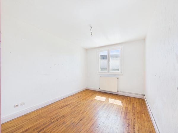 Appartement en rez-de-chaussée de 53 m2 avec cave Chateauvert