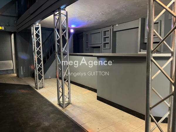 Immeuble à Loué, 72540 - 280m²