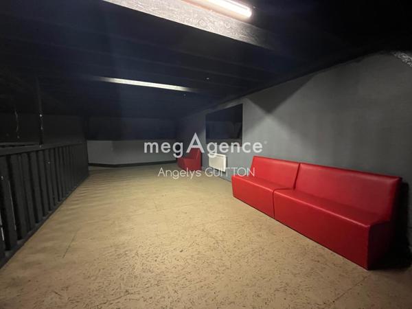 Immeuble à Loué, 72540 - 280m²