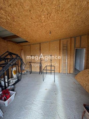 Immeuble à Loué, 72540 - 280m²