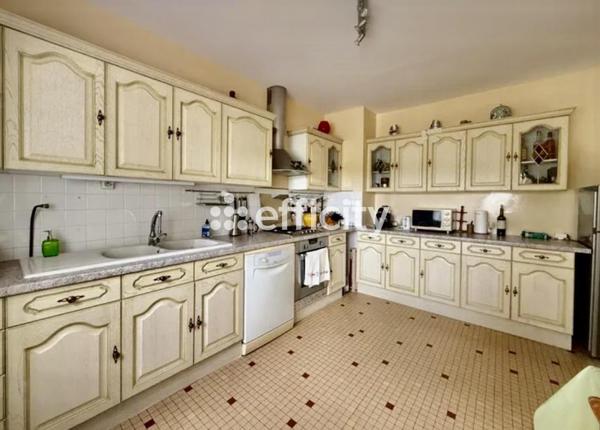 Maison 8 pièces - 205 m²