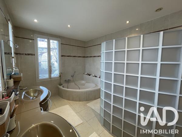Maison à vendre 7 pièces 163 m² Privas