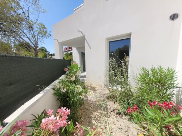 Appartement
         4 pièces
        - 75 m² Bien prestige 449 000 € *