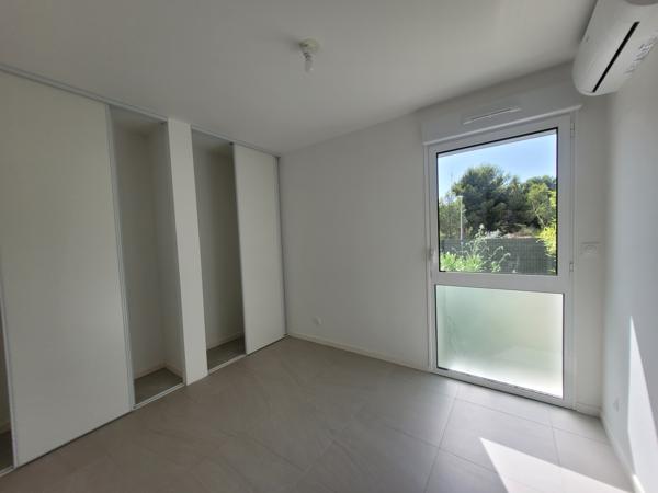 Appartement
         4 pièces
        - 75 m² Bien prestige 449 000 € *