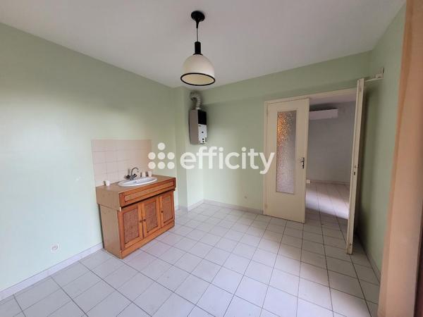 Appartement
         4 pièces
        - 87 m² 160 000 € *