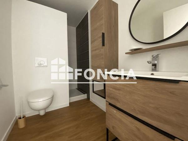 Location Appartement 2 pièces 41.9 m² - TOUR EXTERIEURE 2 - 2 PASSAGE DE L'EUROPE La Rochelle 17000