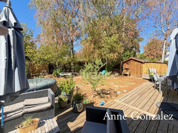 ORLEANS LA SOURCE, aux portes de la Sologne, à vendre maison familiale avec balcon, jardin clos sans vis-àvis et garage + trois places de parking