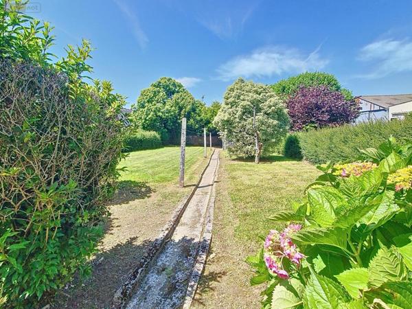 Maison de ville à vendre à Saint-Sauveur dans le Finistère (29400), ref : 1018