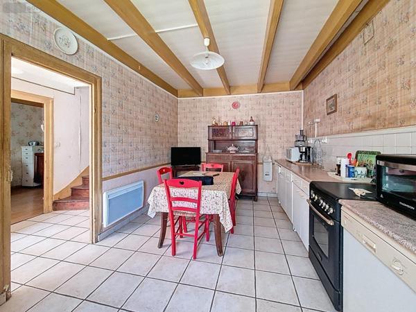Maison de ville à vendre à Saint-Sauveur dans le Finistère (29400), ref : 1018