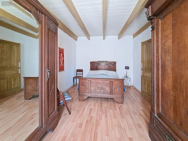 Maison de ville à vendre à Saint-Sauveur dans le Finistère (29400), ref : 1018