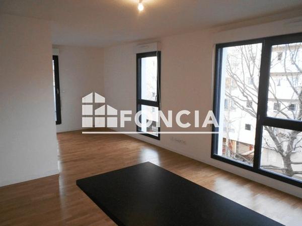 Location Studio 37.1 m² - 35 RUE DE VALMY Montreuil 93100