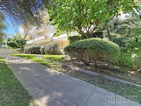 ROSTAGNE ? ANTIBES ? 3 PIÈCES AVEC 28 M² DE TERRASSES, GARAGE ET PARKING