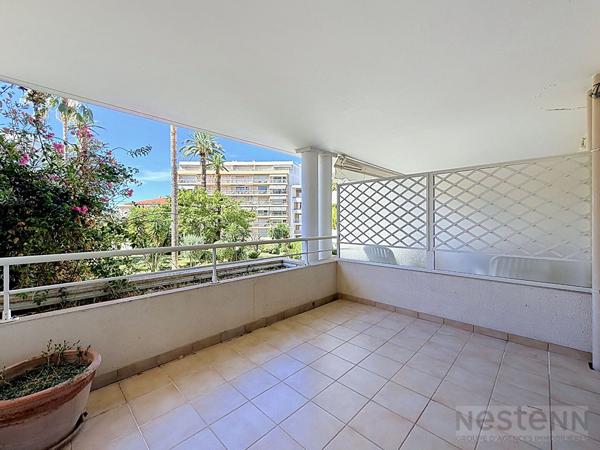 ROSTAGNE ? ANTIBES ? 3 PIÈCES AVEC 28 M² DE TERRASSES, GARAGE ET PARKING