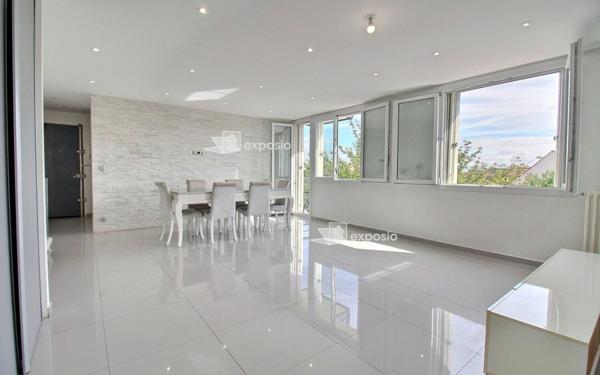 Appartement à vendre    4 pièces • 66,54 m2 Ris-Orangis