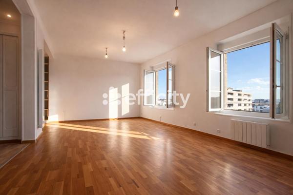 Appartement
         5 pièces
        - 92 m² 299 500 € *