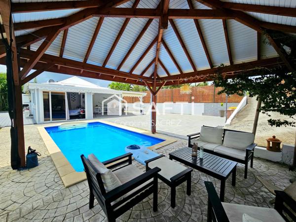 Maison plain-pied piscine Rivière-Salée