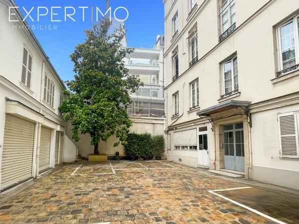 Paris (75008) À LOUER – BUREAUX 100 m²