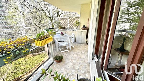 Appartement 3 pièces de 69 m² à Courbevoie (92400)