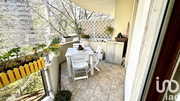 Appartement 3 pièces de 69 m² à Courbevoie (92400)
