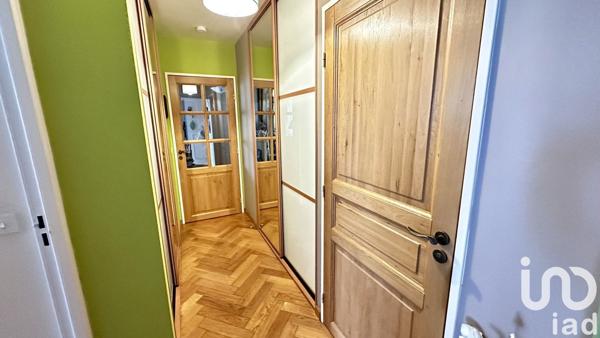 Appartement 3 pièces de 69 m² à Courbevoie (92400)