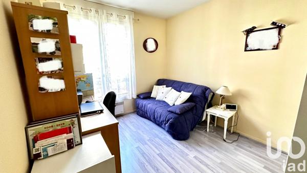 Appartement 3 pièces de 69 m² à Courbevoie (92400)