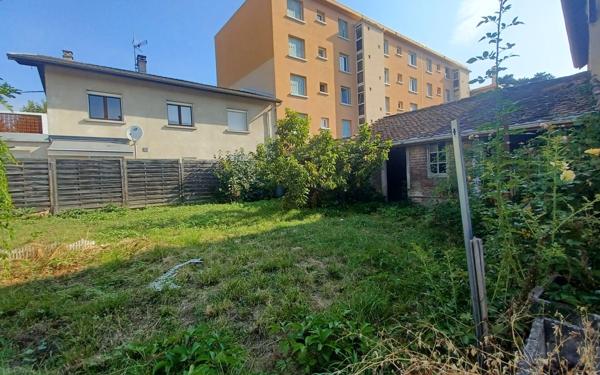 Maison à vendre    1 pièce • 100 m2 Rives