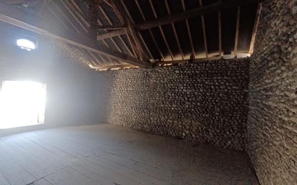 Maison à vendre    1 pièce • 100 m2 Rives