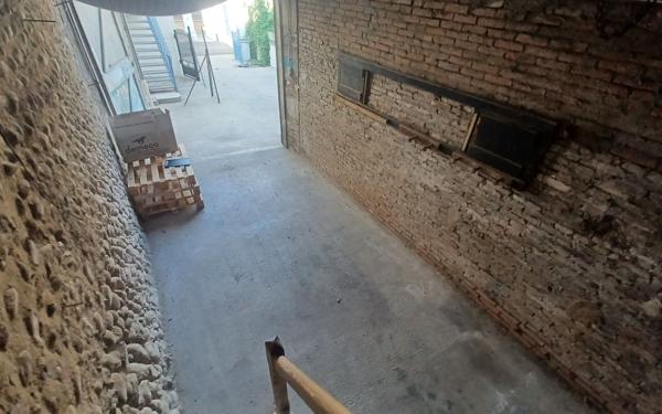 Maison à vendre    1 pièce • 100 m2 Rives