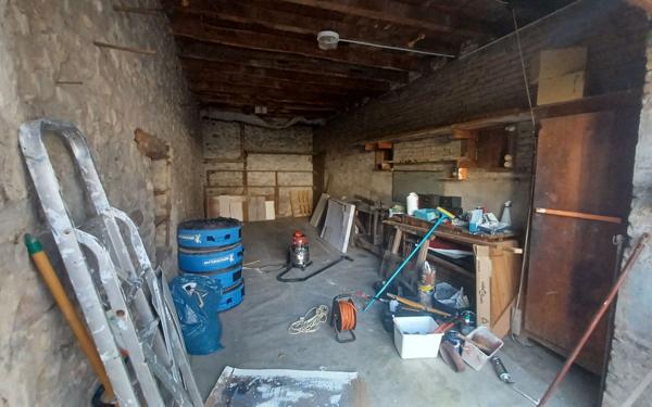 Maison à vendre    1 pièce • 100 m2 Rives