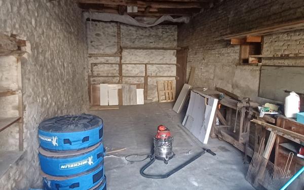 Maison à vendre    1 pièce • 100 m2 Rives